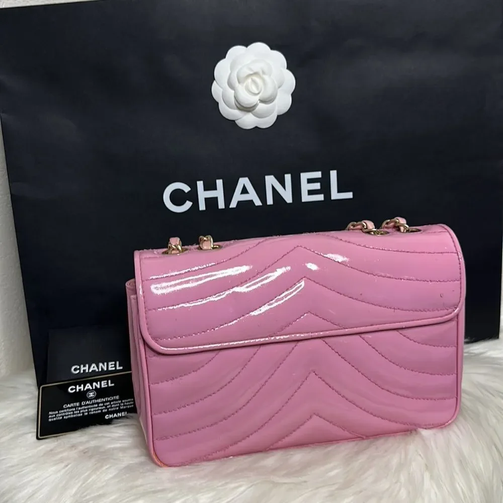 💯Authentic Chanel Vernis Shoulder Bag🍀 - Picture 5 of 17